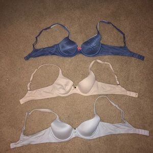size34A Victoria’s Secret bras!!!